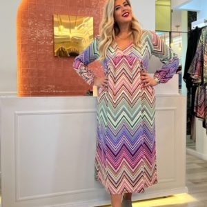 Vestido Exclusivo Corte Peito Elástico Punho