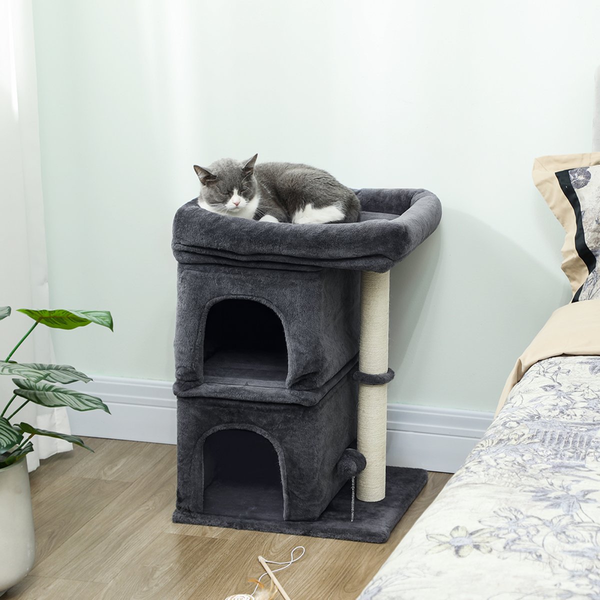 PawHut Arranhador para Gatos 66 cm Torre para Gatos com Cama 2 Cavernas Poste de Sisal e Bola para Brincar Cinzento Escuro