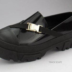 Sapato C/ Fivela Dourada