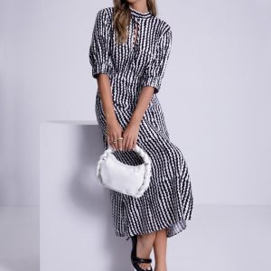Vestido C/ Lágrima Decote